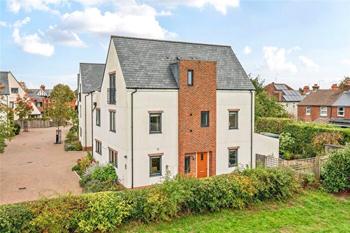4 Bedroom Semi-detached House For Sale In Langham Court, Farnham, GU9