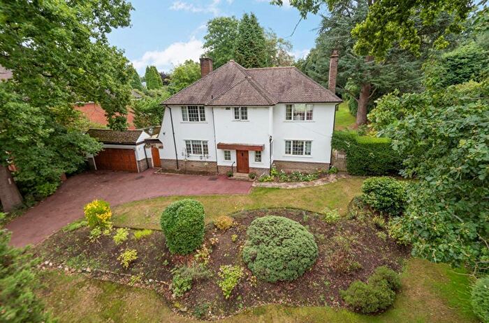 4 Bedroom Detached House To Rent In Bears Den, Kingswood, KT20