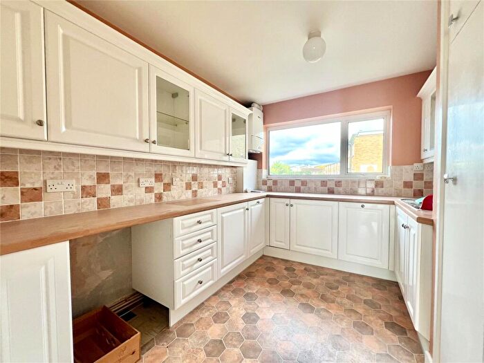 2 Bedroom Apartment For Sale In Wharncliffe Road, Highcliffe On Sea, Christchurch, Dorset, BH23