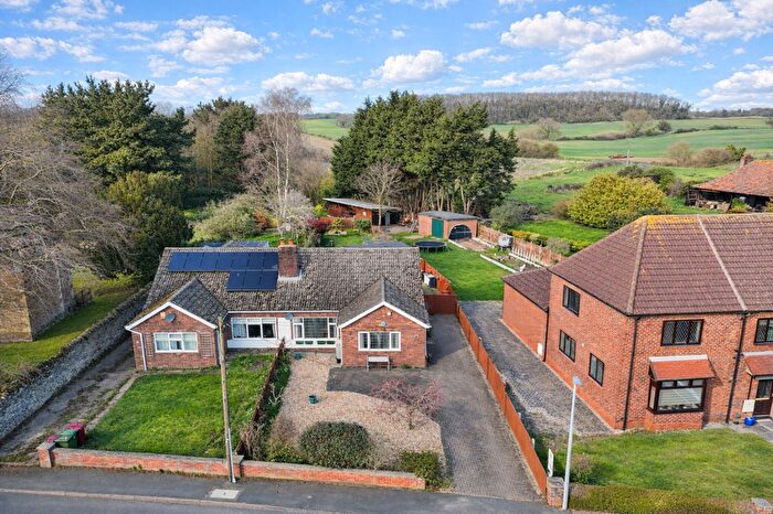 3 Bedroom Semi-Detached Bungalow For Sale In High Street, Flixborough, DN15