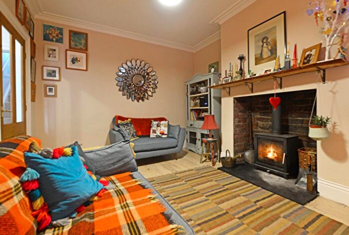3 Bedroom Terraced House For Sale In Leeds Road, Thackley, Bradford, BD10