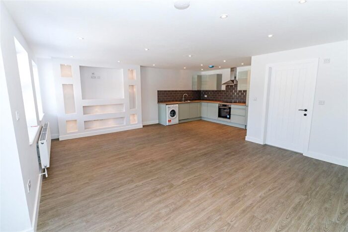 2 Bedroom Flat To Rent In Old Coppice Side, Heanor, DE75