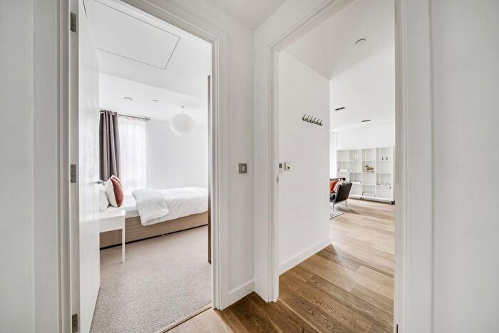 2 Bedroom Flat To Rent In Avantgarde Place, , Shoreditch, London, E1