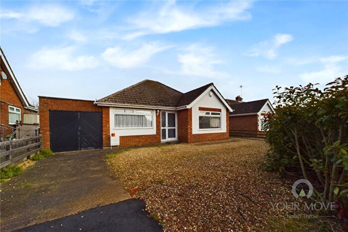 2 Bedroom Bungalow For Sale In Hookhams Path, Wollaston, Northamptonshire, NN29