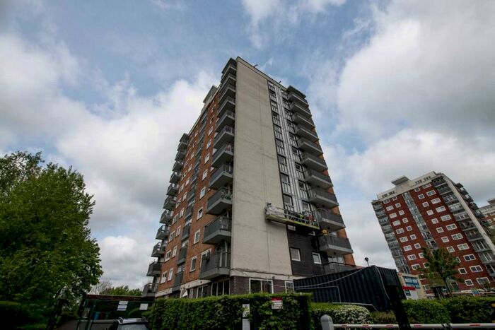 2 Bedroom Apartment To Rent In Lakeside Rise, Blackley, M9