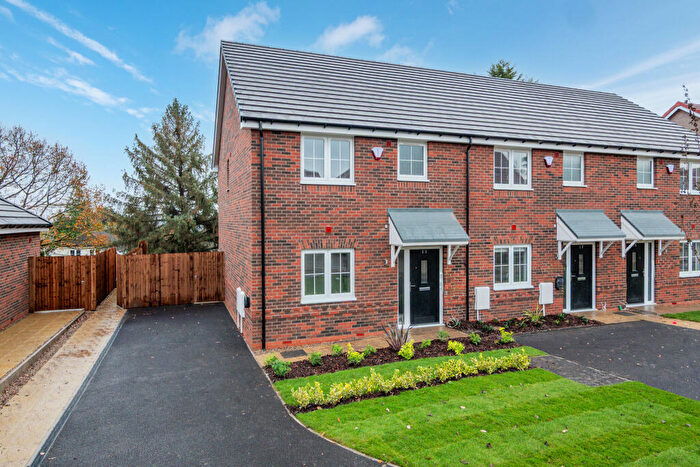 3 Bedroom House To Rent In Daw Cross Road, Harrogate, HG2