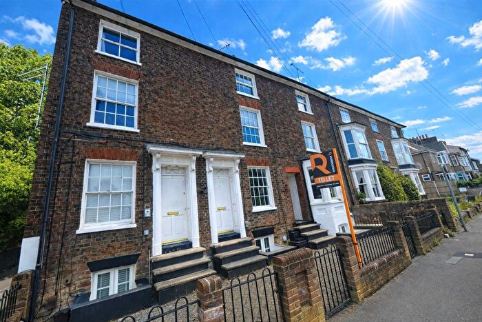 Flat To Rent In Icknield Street, Dunstable, LU6