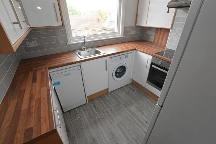1 Bedroom Flat To Rent In Lower Addiscombe Road, Croydon, CR0