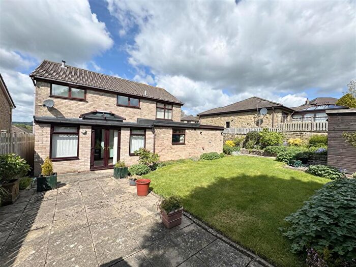 4 Bedroom Detached House For Sale In Park Avenue, Huddersfield, HD8