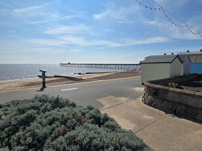 Chalet For Sale In Undercliff Road West, Felixstowe, IP11