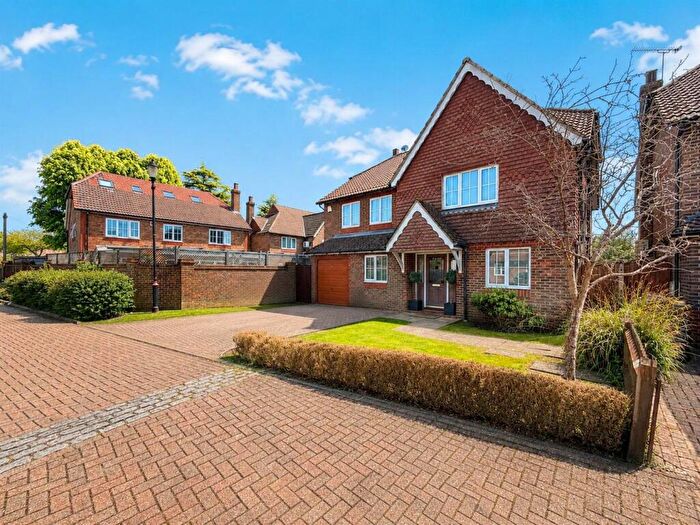 5 Bedroom Detached House For Sale In Marshall Close, Sanderstead, CR2