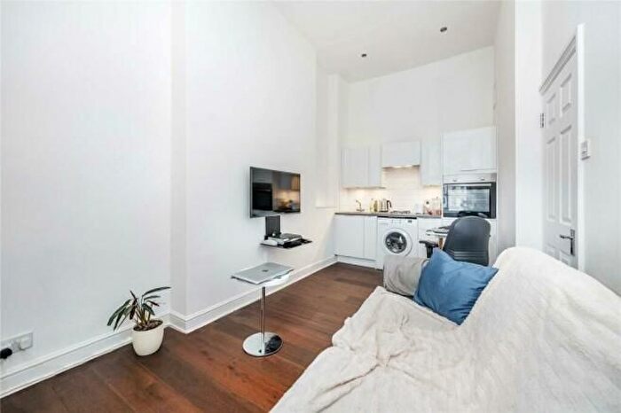 1 Bedroom Flat For Sale In Longridge Road, Earls Court, SW5