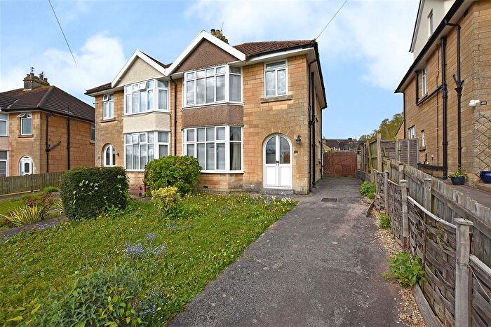 3 Bedroom Semi Detached House For Sale In Rosslyn Road, Bath, BA1
