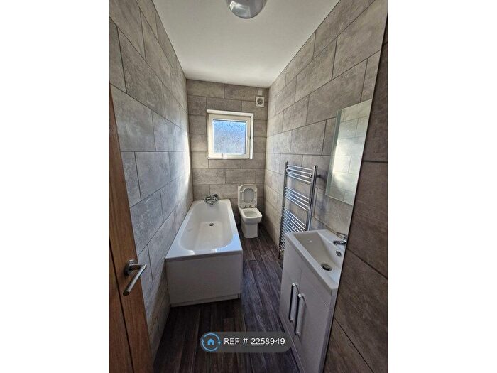 3 Bedroom Terraced House To Rent In St. Marys Road, Barnsley, S73