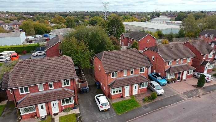 2 Bedroom Semi Detached House To Rent In *New Carpets Throughout* York Close, Bournville, Birmingham, B30