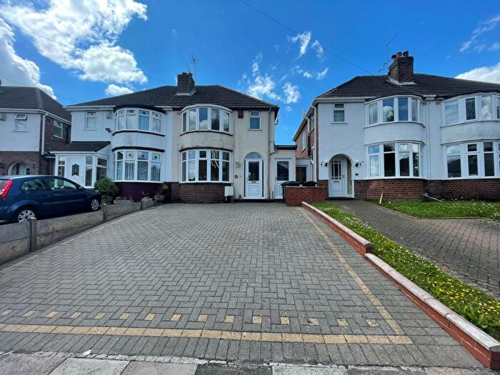 3 Bedroom House To Rent In Higgins Lane, Quinton, Birmingham, B32