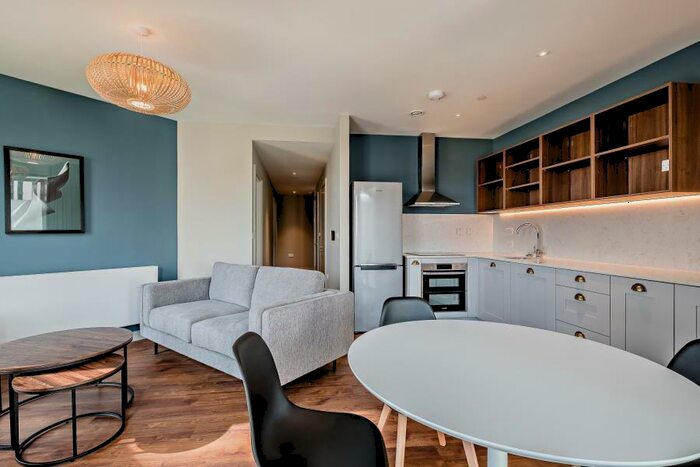 2 Bedroom Apartment To Rent In Heward, Canada Gardens, HA9