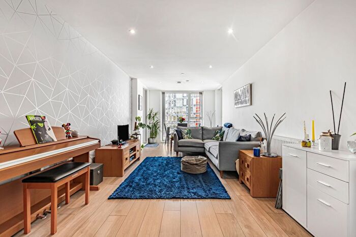 2 Bedroom Flat For Sale In Burlington Road, New Malden, KT3