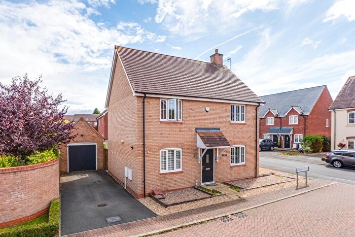 3 Bedroom Detached House For Sale In Sherwood Close, Desborough, NN14