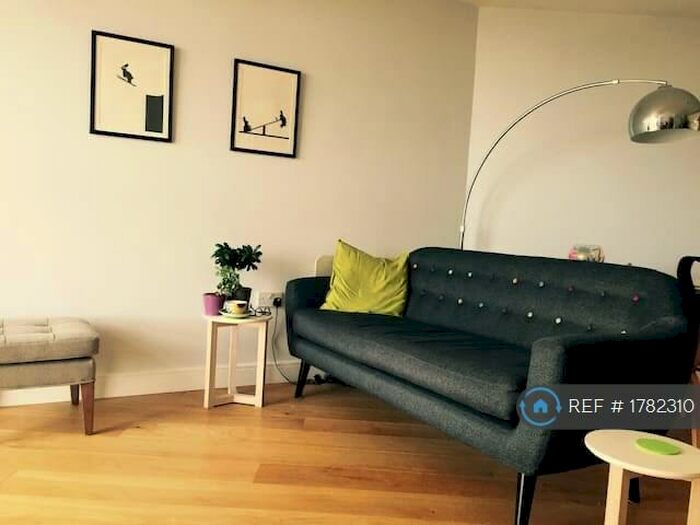 2 Bedroom Flat To Rent In Altolusso, Cardiff, CF10