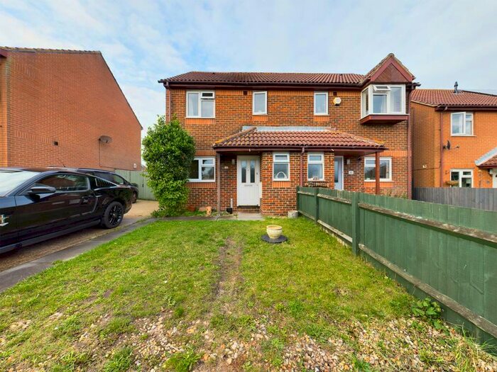 3 Bedroom Semi-Detached House To Rent In Mallards Road, Bursledon, Southampton, SO31