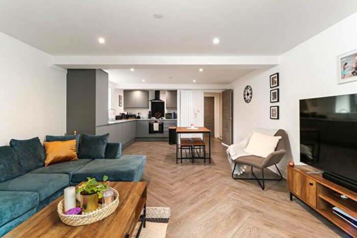 1 Bedroom Flat For Sale In Governors Walk, Portsmouth, PO3