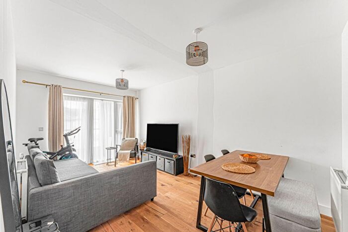 1 Bedroom Flat For Sale In Sanderstead Road, South Croydon, CR2