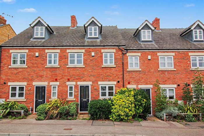 3 Bedroom Town House To Rent In , Cranford Road, Burton Latimer, NN15