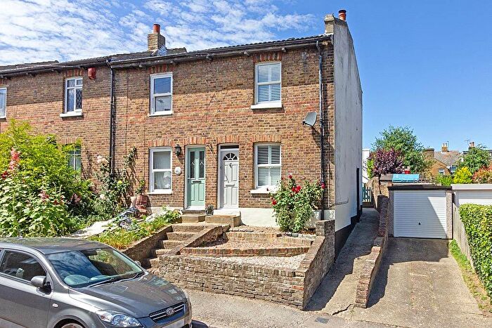 2 Bedroom End Of Terrace House To Rent In Church Lane, Newington, Sittingbourne, ME9