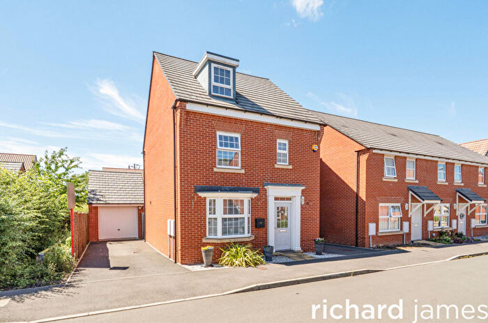 4 Bedroom Detached House For Sale In Weston Close, Calne, SN11