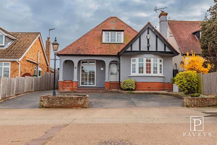 4 Bedroom Chalet For Sale In Clarendon Park, East Clacton, CO15