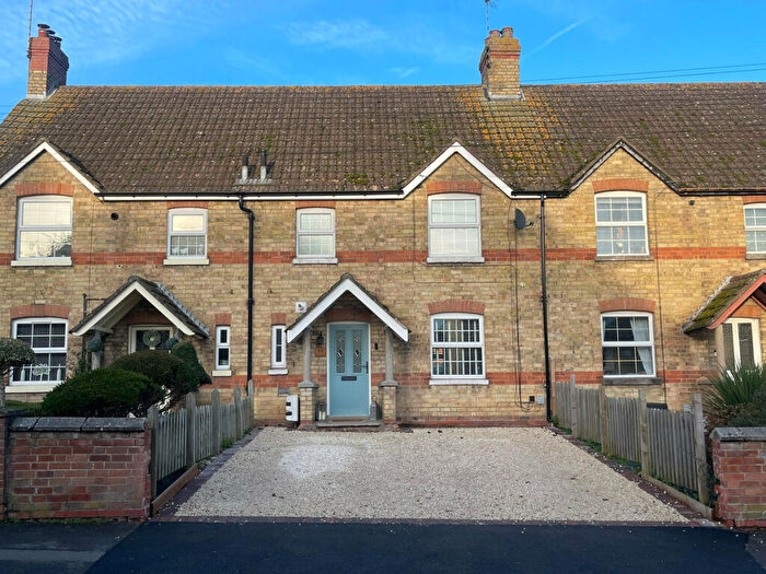 3 Bedroom Cottage For Sale In Victoria Terrace, Stockton, CV47