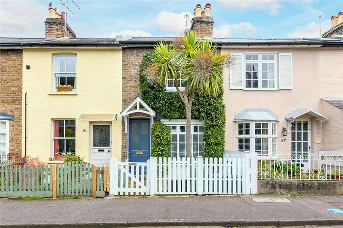 2 Bedroom Property To Rent In Stanley Road, London, SW14