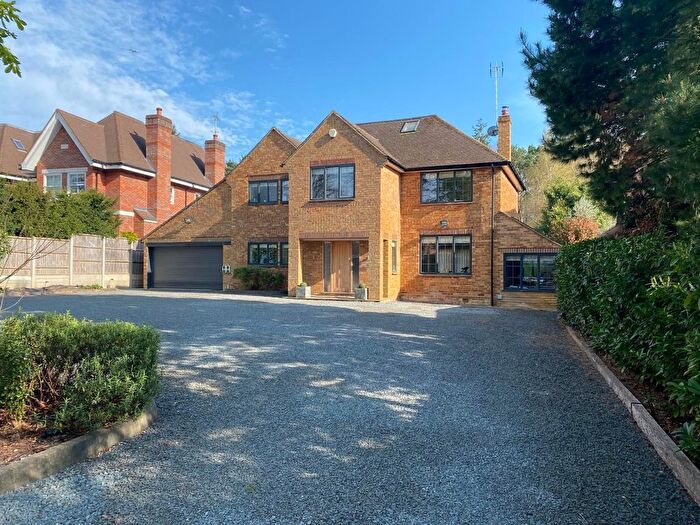 5 Bedroom Detached House For Sale In Woodside Hill, Chalfont Heights, Buckinghamshire, SL9
