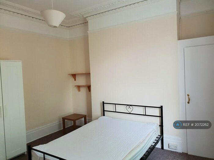 Studio To Rent In Redland, Bristol, BS6