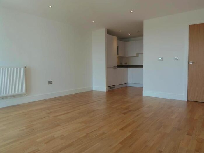 1 Bedroom Flat To Rent In Victoria Parade, London, SE10