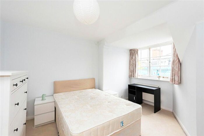2 Bedroom Apartment To Rent In Bourne Estate, Portpool Lane, London, EC1N