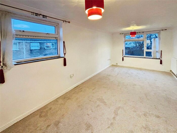 2 Bedroom Flat To Rent In Colinton, Skelmersdale, Lancashire, WN8