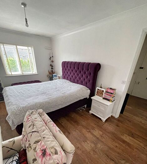 1 Bedroom Flat To Rent In Tudor Road, Hackney, London, E9