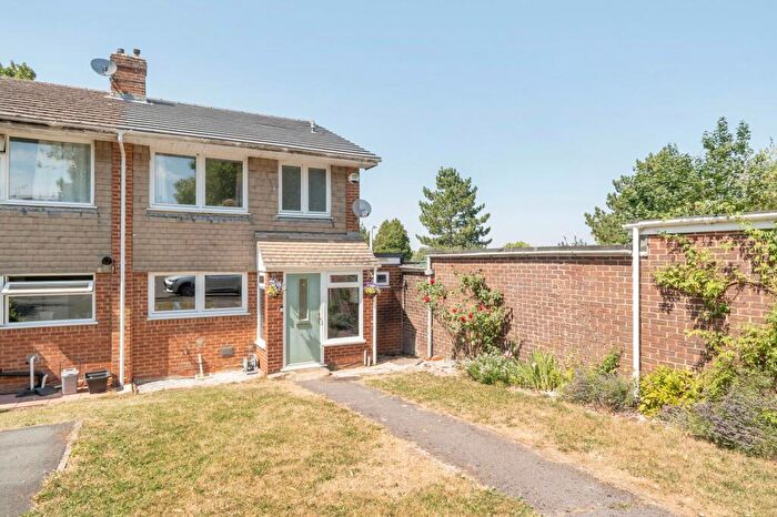 3 Bedroom End Of Terrace House To Rent In Ashurst Close, Winchester, SO22