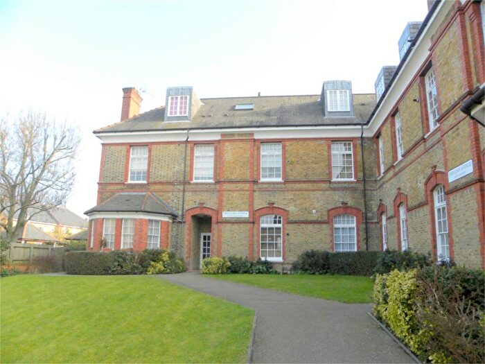 2 Bedroom Flat To Rent In Tresilian Avenue, Winchmore Hill, N21