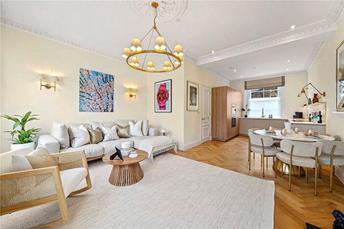 3 Bedroom Maisonette To Rent In Ledbury Road, London, W11