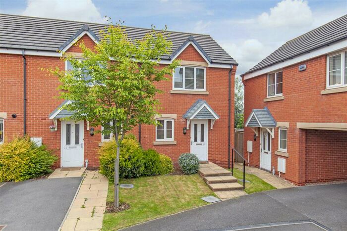 2 Bedroom Town House To Rent In Manor House Court, Chesterfield, S41