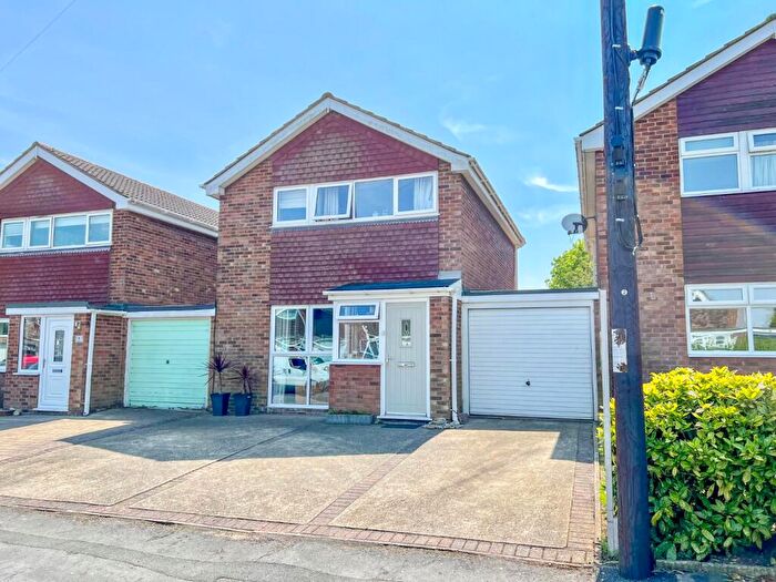 3 Bedroom Detached House For Sale In Eastfield Road, Keelby, DN41