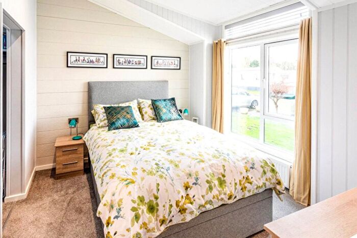 2 Bedroom Detached House For Sale In Kingfisher Meadow, Billing Aquadrome, Northampton, NN3