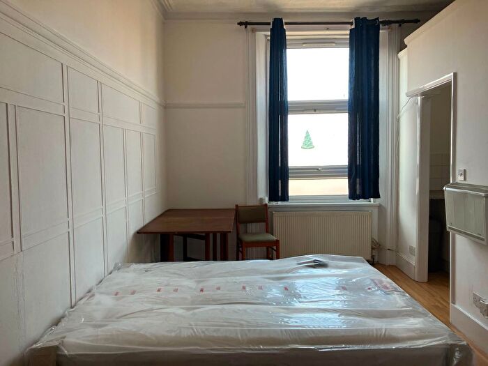 Studio To Rent In Pownall Gardens, Hounslow, TW3
