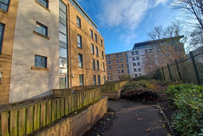2 Bedroom Flat To Rent In , Handyside Place, EH11