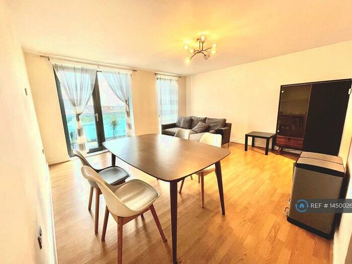 3 Bedroom Flat To Rent In Crawford Court, London, NW9
