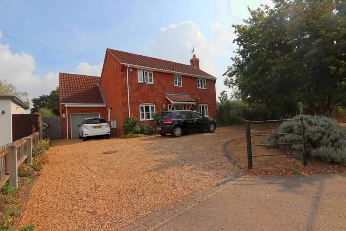 4 Bedroom Detached House For Sale In Bucklesham Road, Kirton, Ipswich, IP10