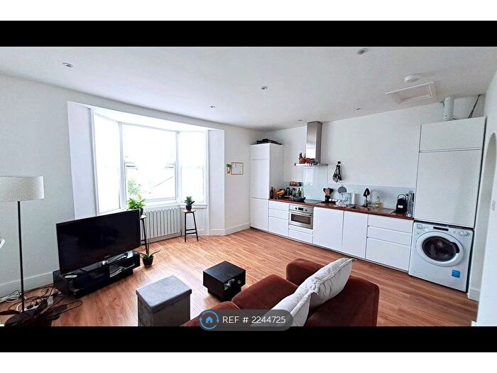 1 Bedroom Flat To Rent In Clarence Square, Brighton, BN1